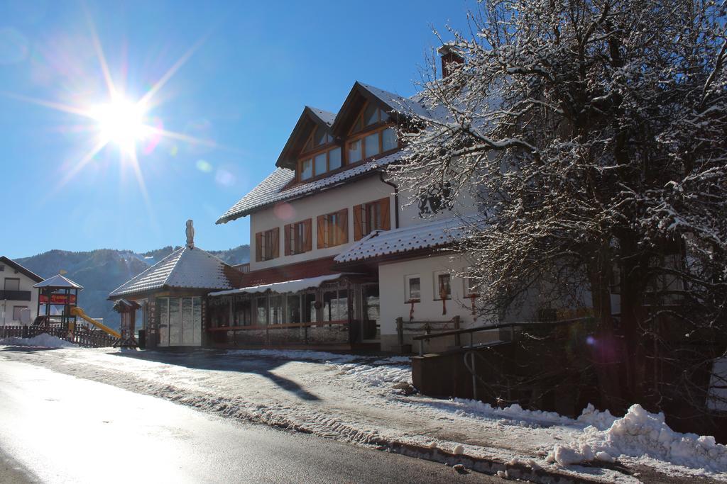 Ferienhaus Holzer Вайсензее Екстериор снимка
